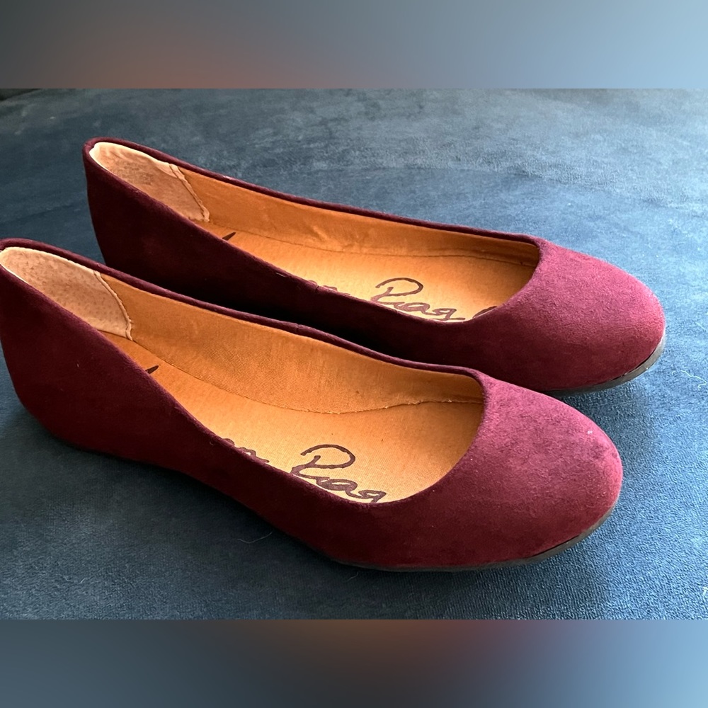 New America Rag Plum Flats Size 6.5